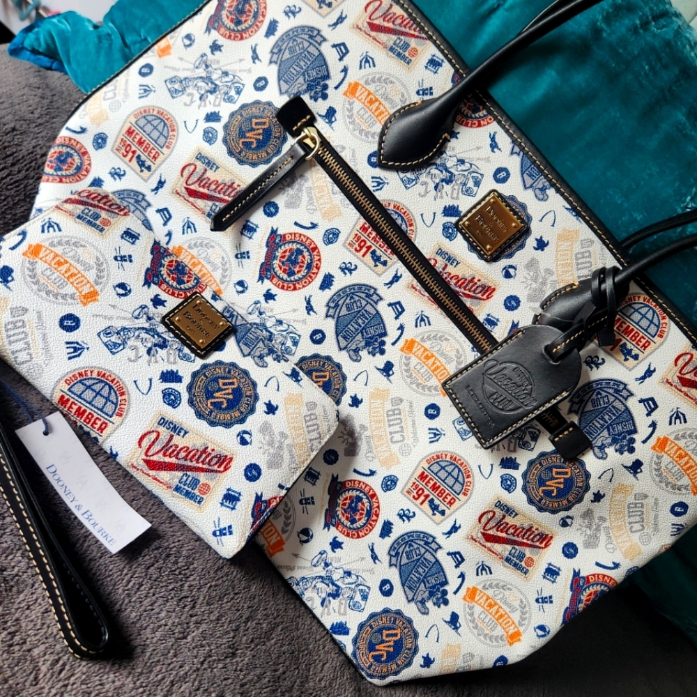 Disney Vacation Club Member Dooney & Bourke Tote and Wristlet Wallet set
